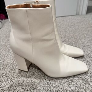 BONE COLORED SQAURE TOE BOOT